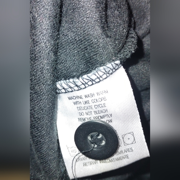 Elizabeth By Liz Claiborne Very Black Velor Long Sleeve 2x (22-24)Top EUC - Picture 8 of 11